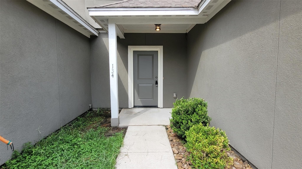 134 Artesian Way - Photo 1