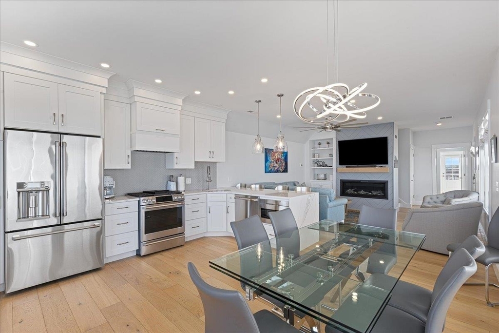 220 North End - Photo 12