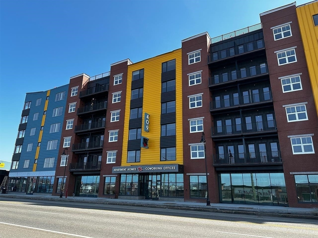 409 Elm - Photo 0