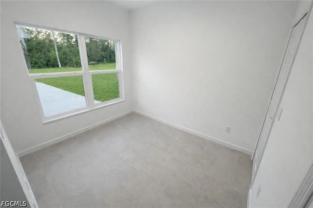 748 Genoa Avenue S - Photo 5