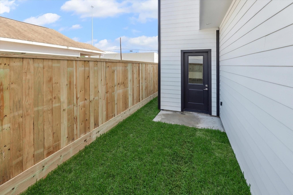 5613 Leonard Street - Photo 9