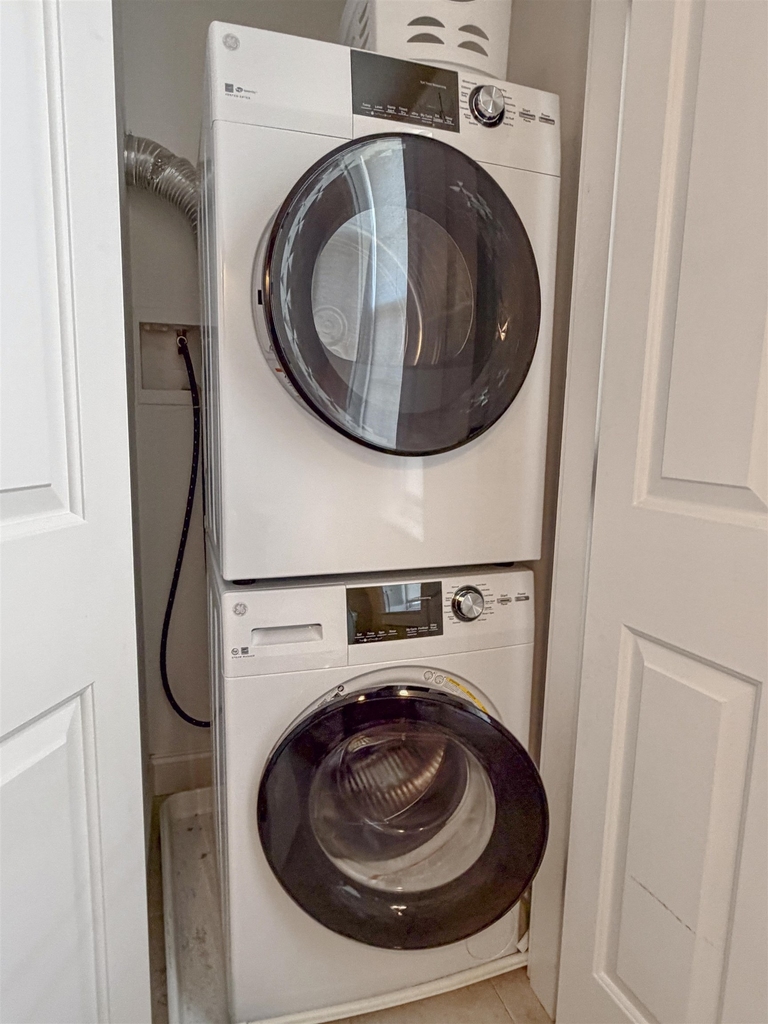 198 Islington - Photo 16