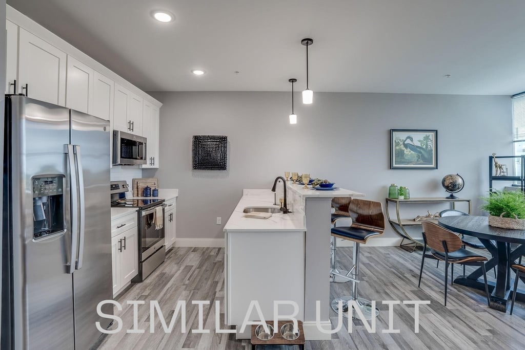 1230 Elm - Photo 2