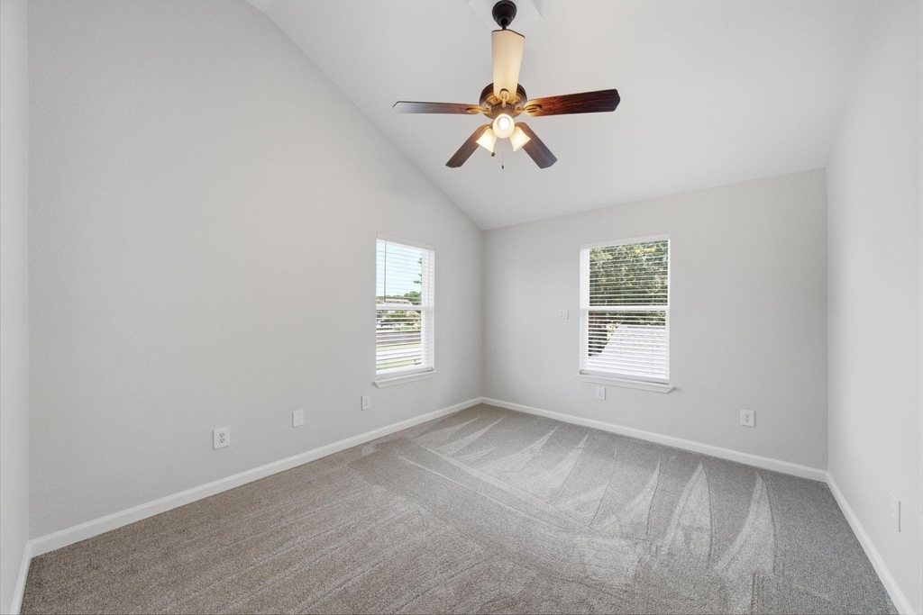 1535 Willow Bend - Photo 2
