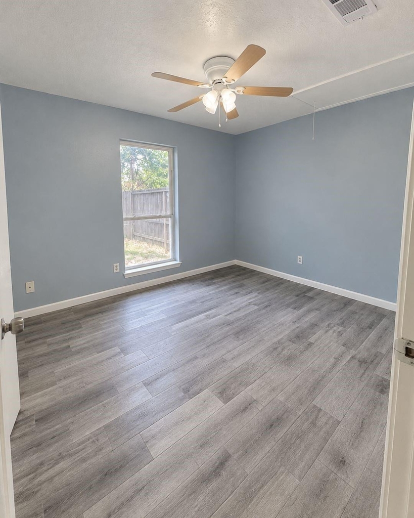 1203 N Pacific Street - Photo 1