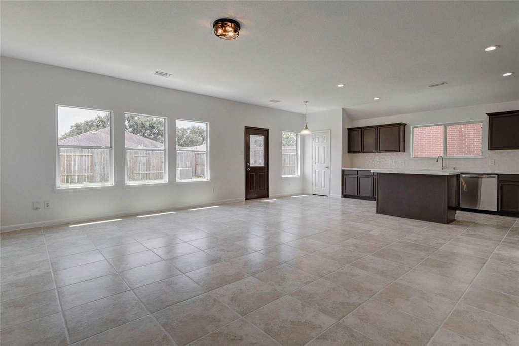 2226 Tremont Trail Lane - Photo 3