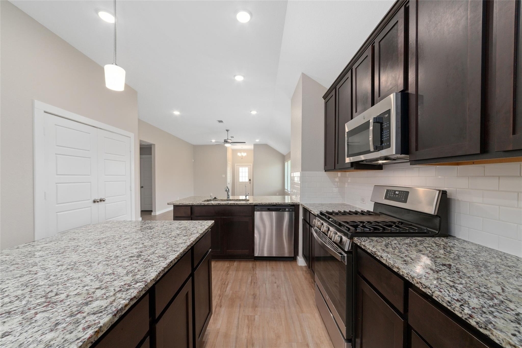 8326 Royal Breeze Drive - Photo 9