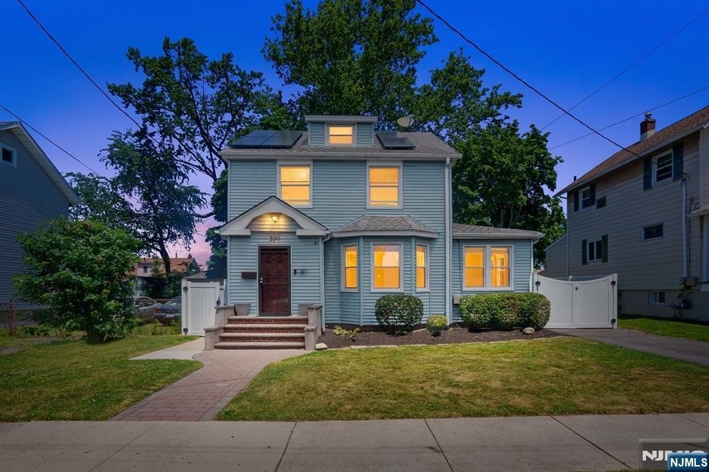 330 Simons - Photo 3