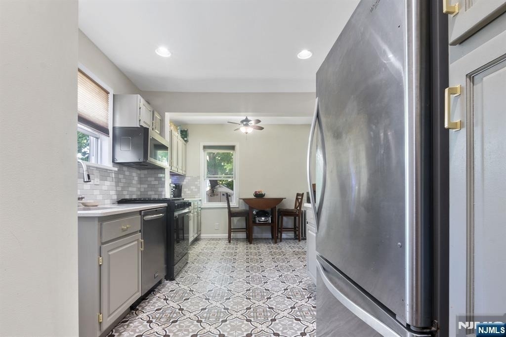330 Simons - Photo 17