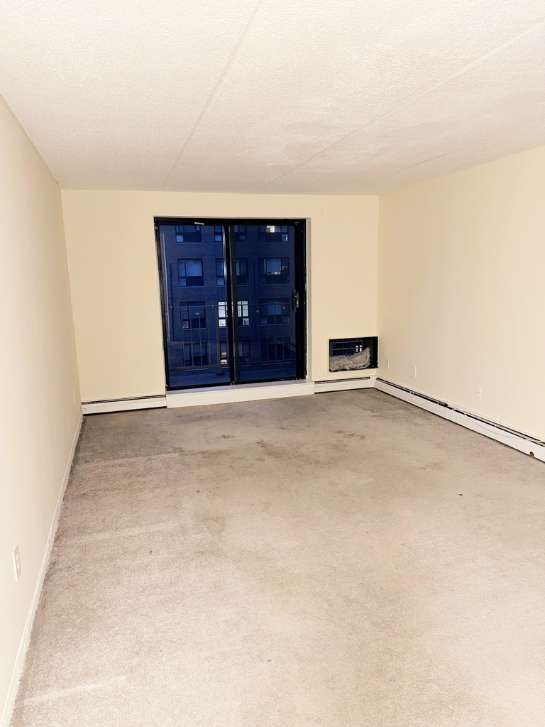 687 Bronx River Road - Photo 3