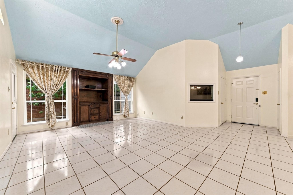 7723 Valera Lane - Photo 4