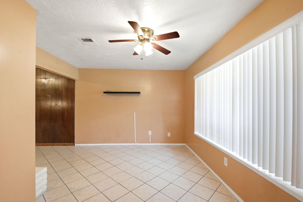 11418 Hendon Lane - Photo 4