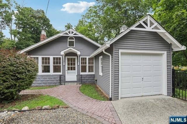 261 W Saddle River - Photo 3