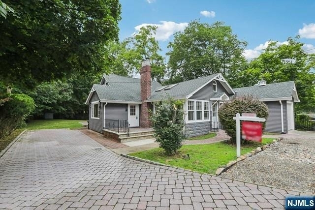 261 W Saddle River - Photo 5