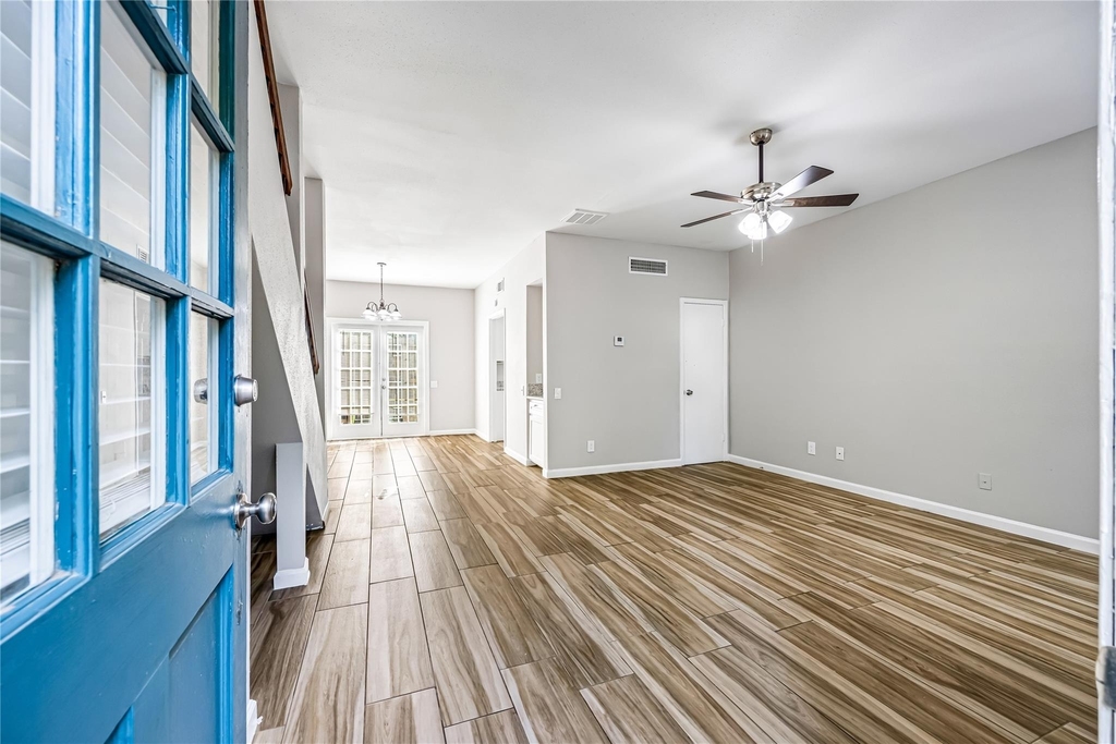 11710 Southlake Drive - Photo 3