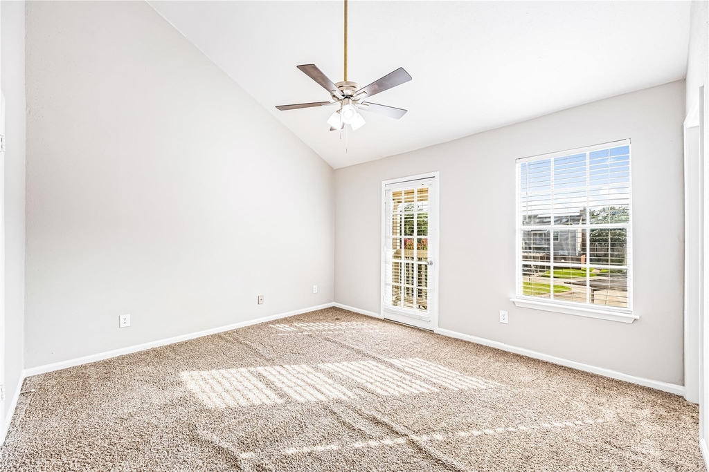 11710 Southlake Drive - Photo 12