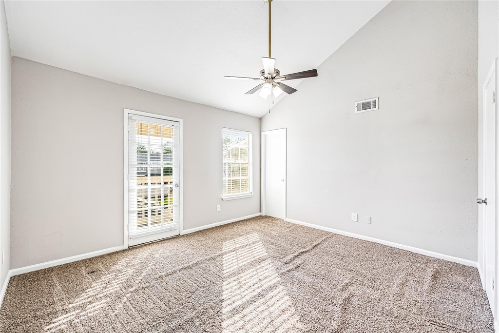 11710 Southlake Drive - Photo 10