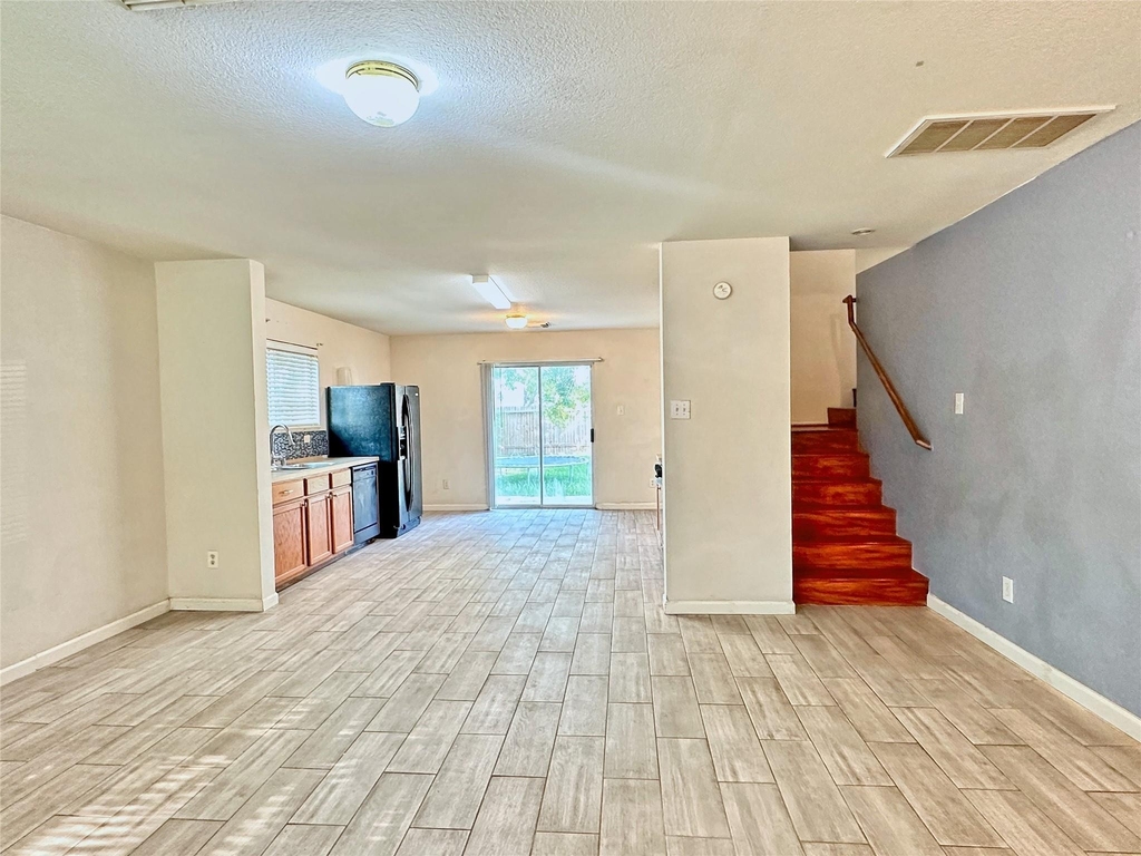 14423 Moreno Avenue - Photo 5