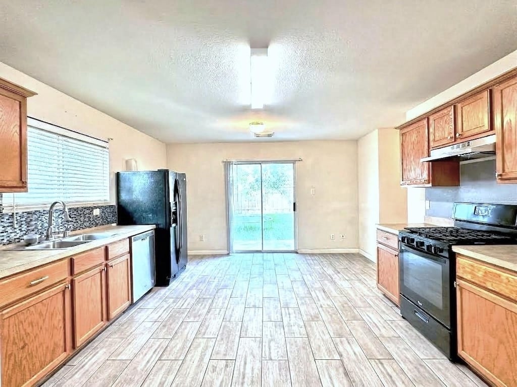 14423 Moreno Avenue - Photo 6