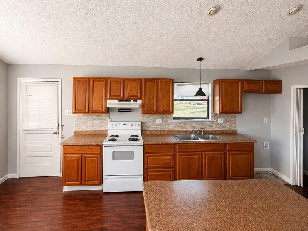 1036 15th Street - Photo 7