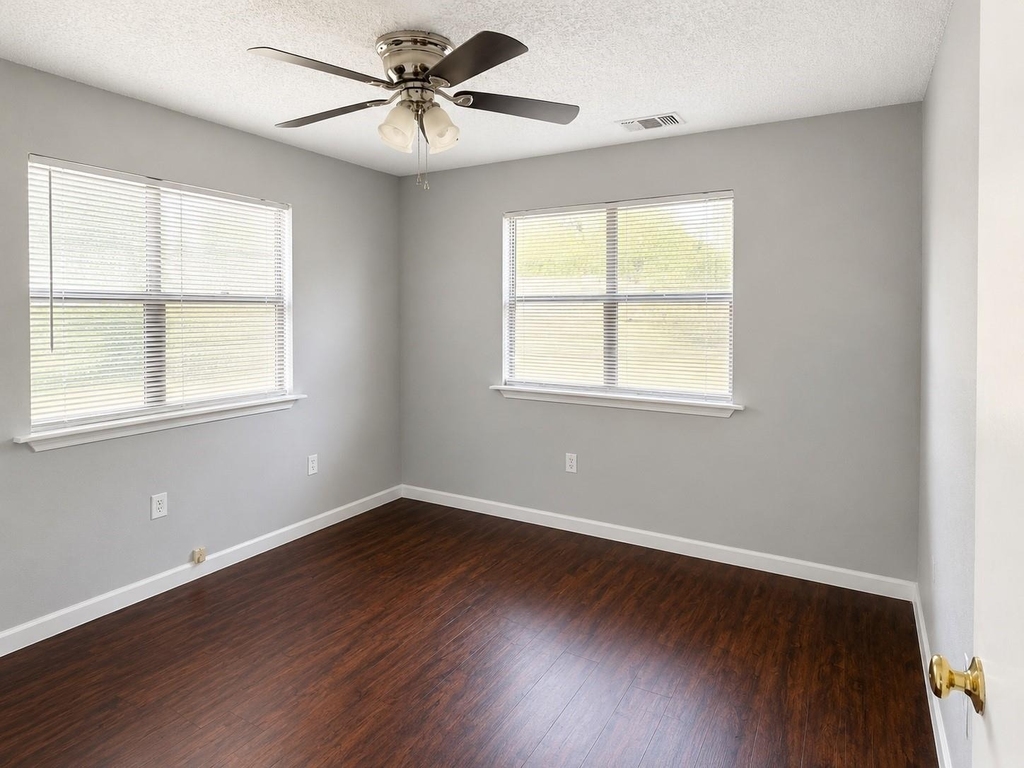 1036 15th Street - Photo 9