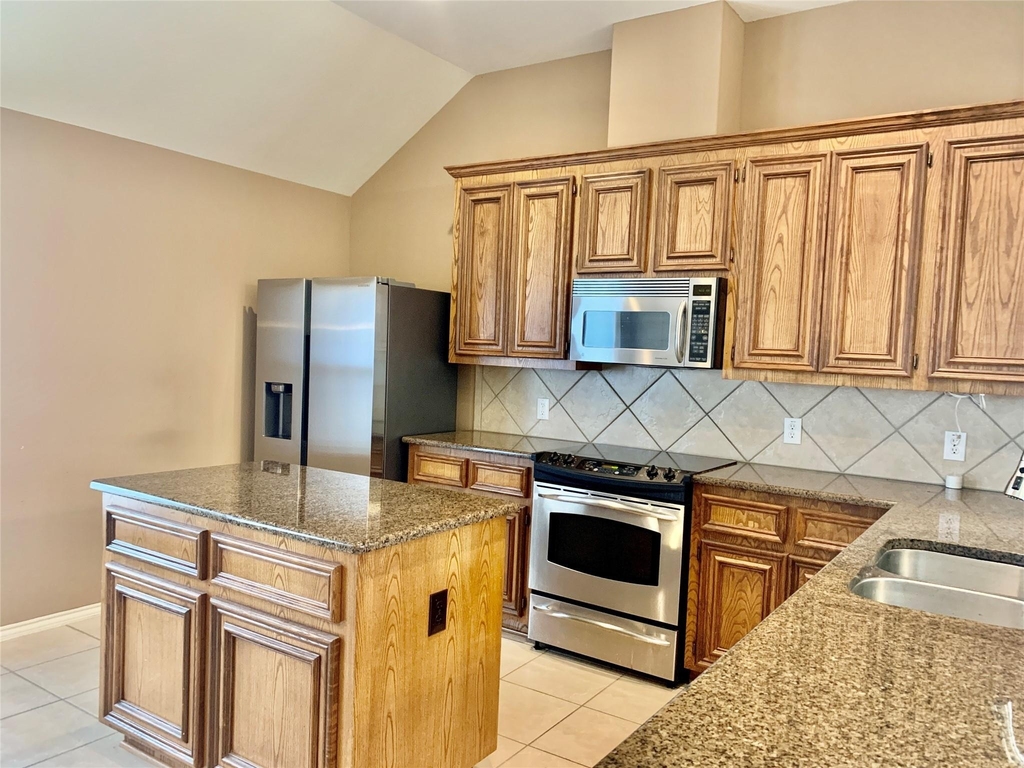 11210 Jadestone Creek Lane - Photo 7