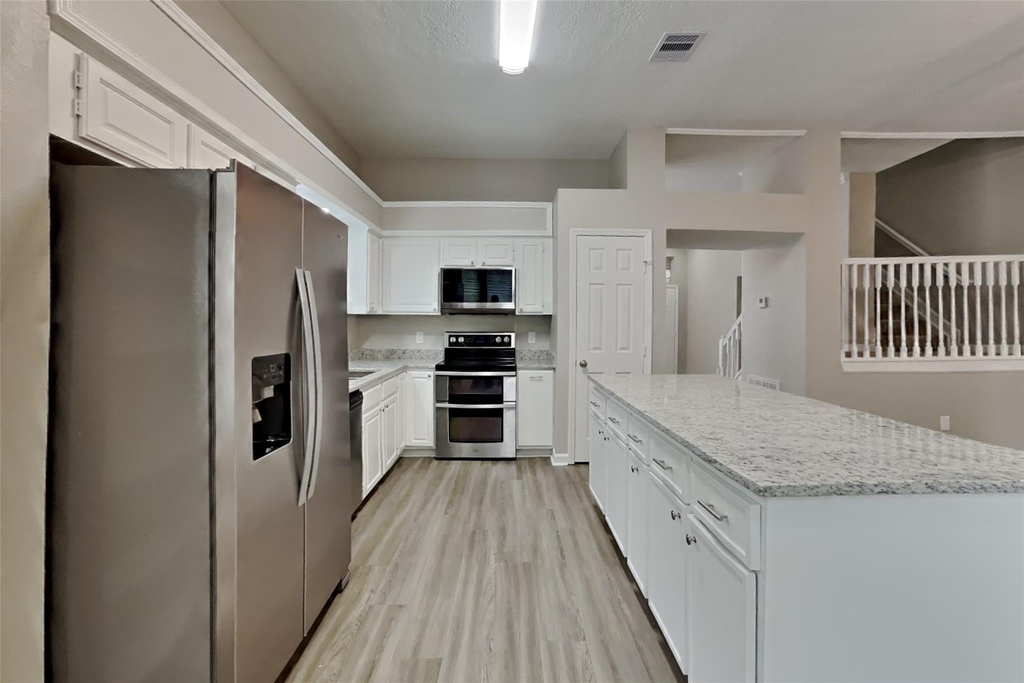 5302 Cedar Lodge Court - Photo 3