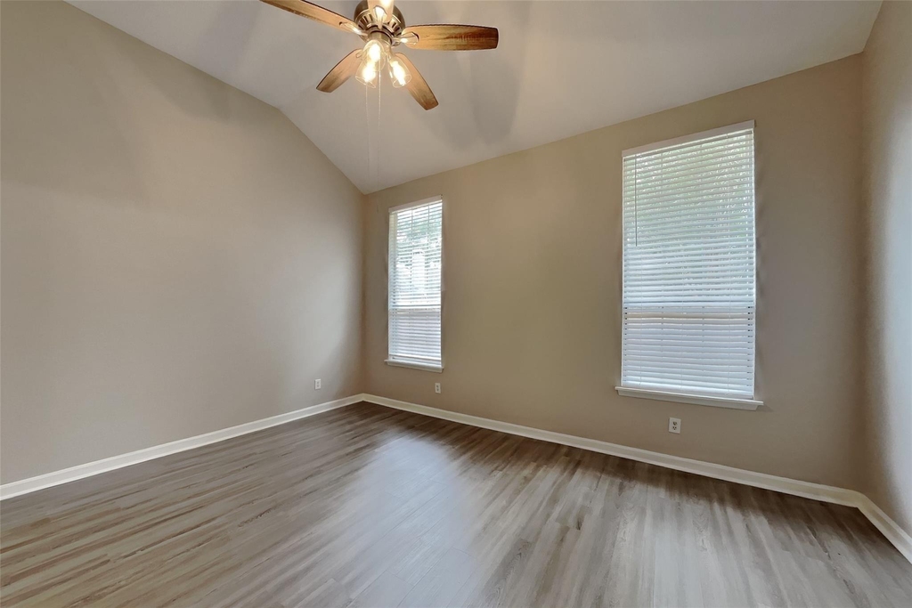 5302 Cedar Lodge Court - Photo 6
