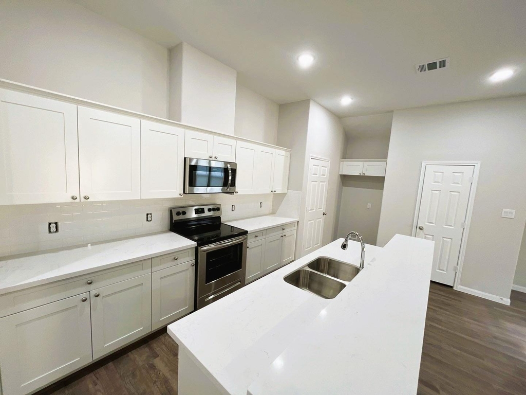 297 Road 5102 L - Photo 2
