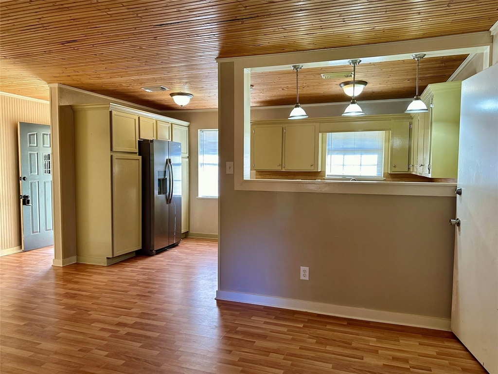 133 County Road 1028 - Photo 3