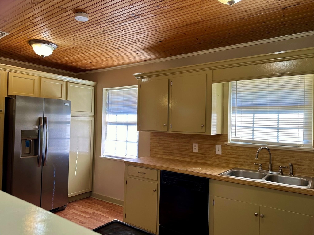 133 County Road 1028 - Photo 5