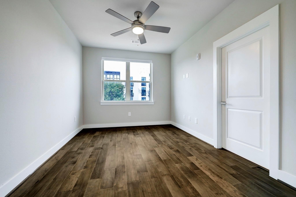 4819 Caroline Street - Photo 7