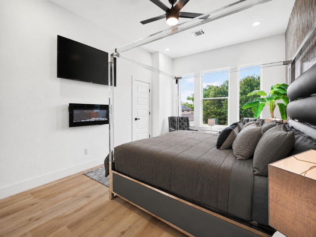 2208 Bleker Street - Photo 38