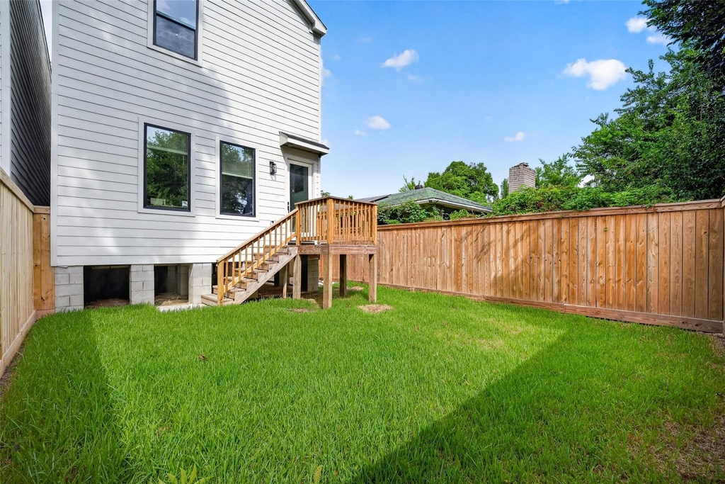 2208 Bleker Street - Photo 41