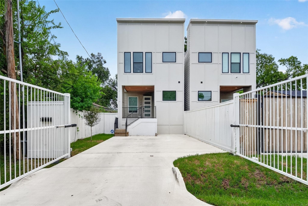 2208 Bleker Street - Photo 21