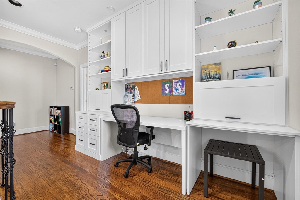 1042 W 15th 1/2 Street - Photo 27