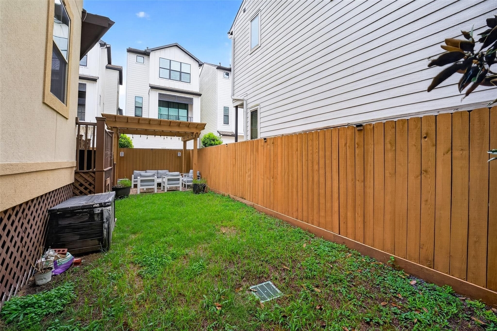 1042 W 15th 1/2 Street - Photo 49