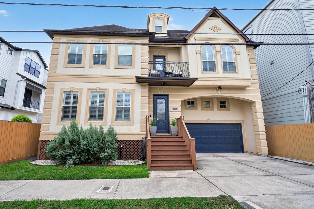 1042 W 15th 1/2 Street - Photo 2