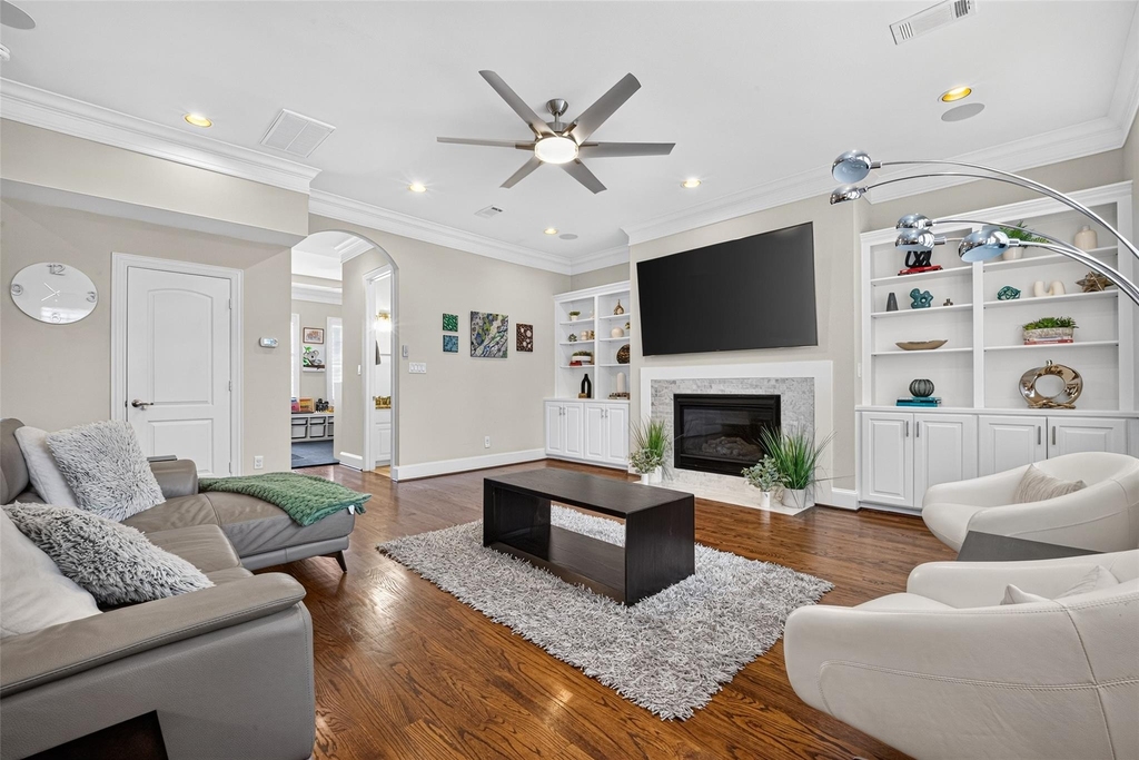 1042 W 15th 1/2 Street - Photo 11