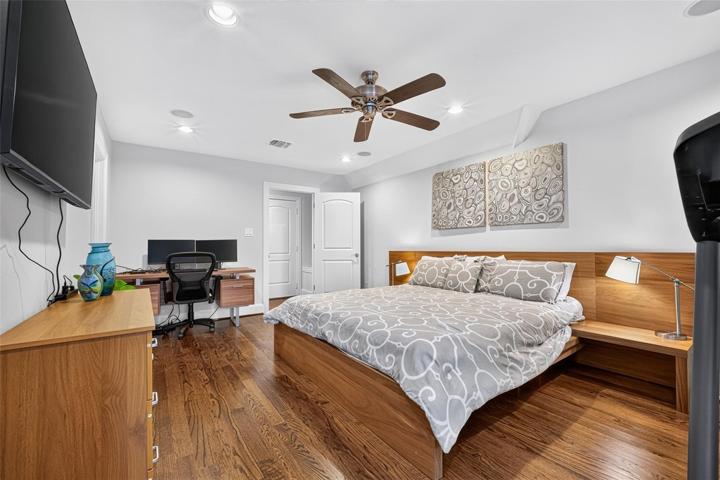 1042 W 15th 1/2 Street - Photo 39