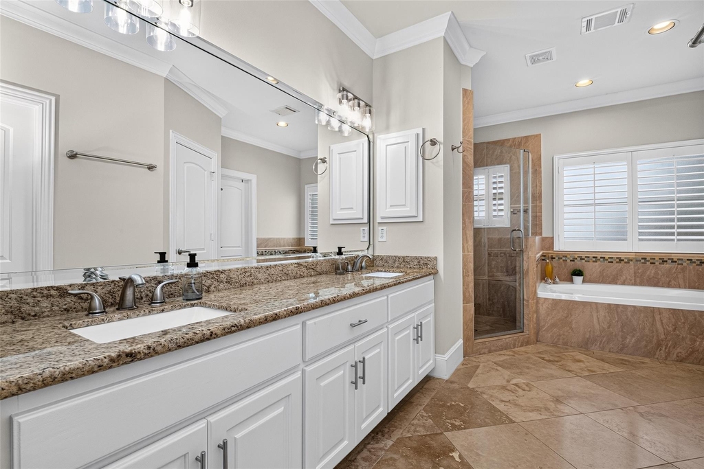 1042 W 15th 1/2 Street - Photo 44