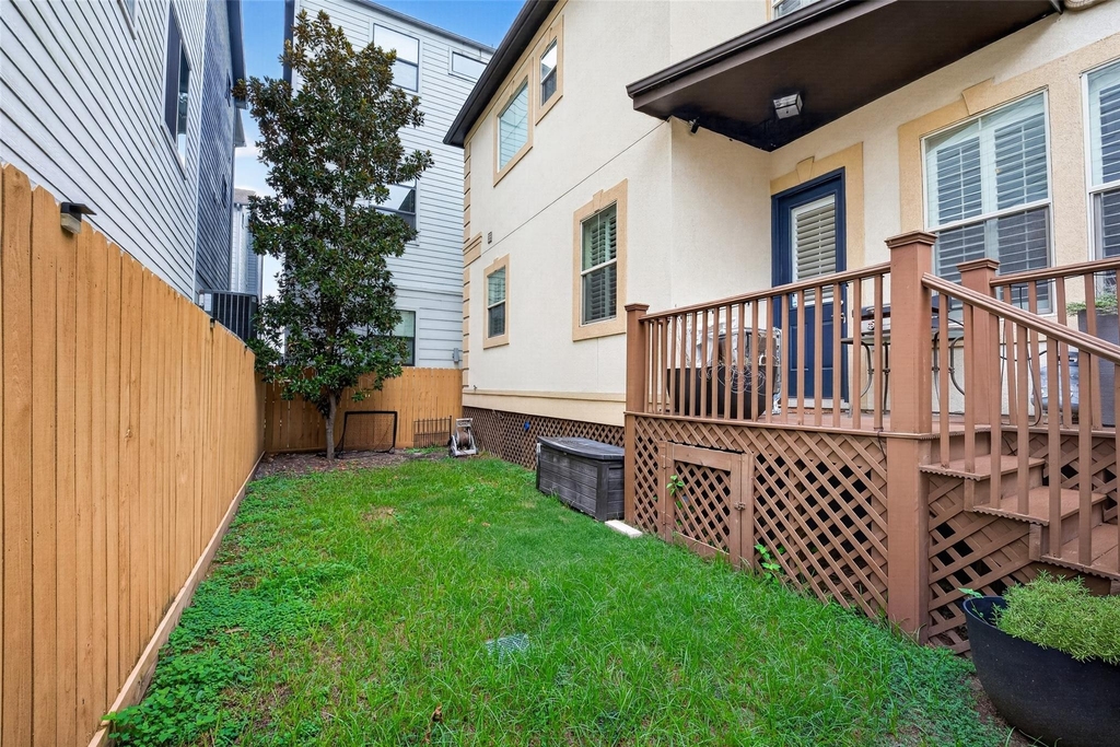 1042 W 15th 1/2 Street - Photo 48
