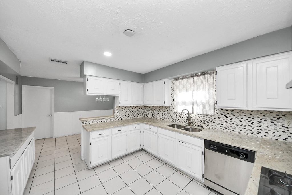 9607 Crail Drive - Photo 17