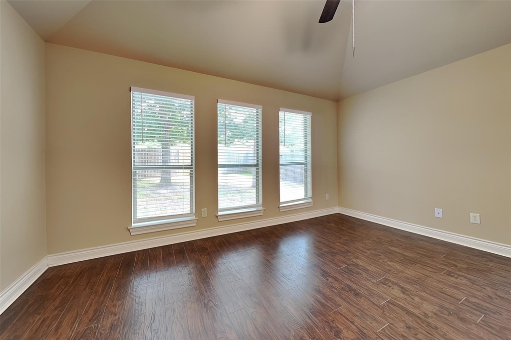 27407 Tracy Ridge Court - Photo 8