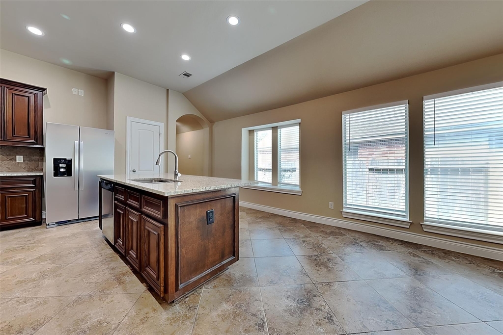 27407 Tracy Ridge Court - Photo 4