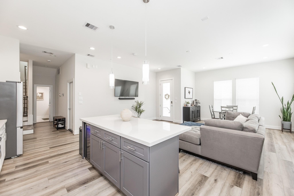 3354 Pinemont Drive - Photo 7
