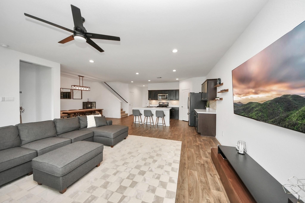 5322 Shady Olive Street - Photo 1