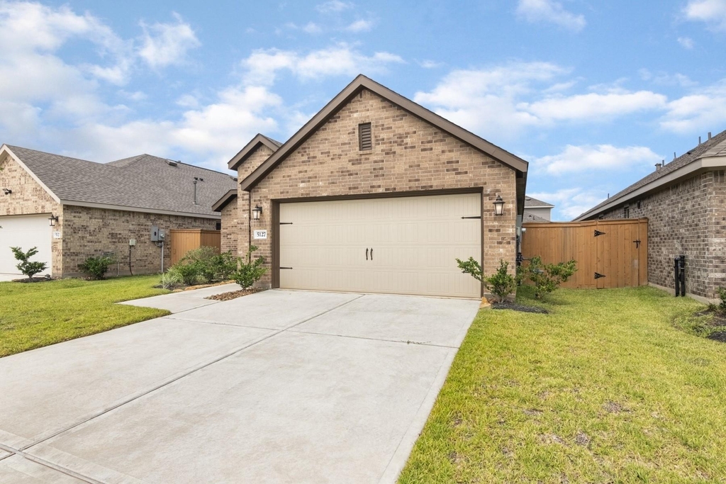 5127 Blessing Drive - Photo 2
