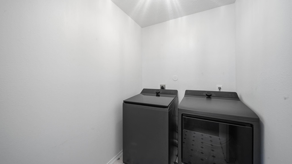 15027 Sunset Creek Drive - Photo 17