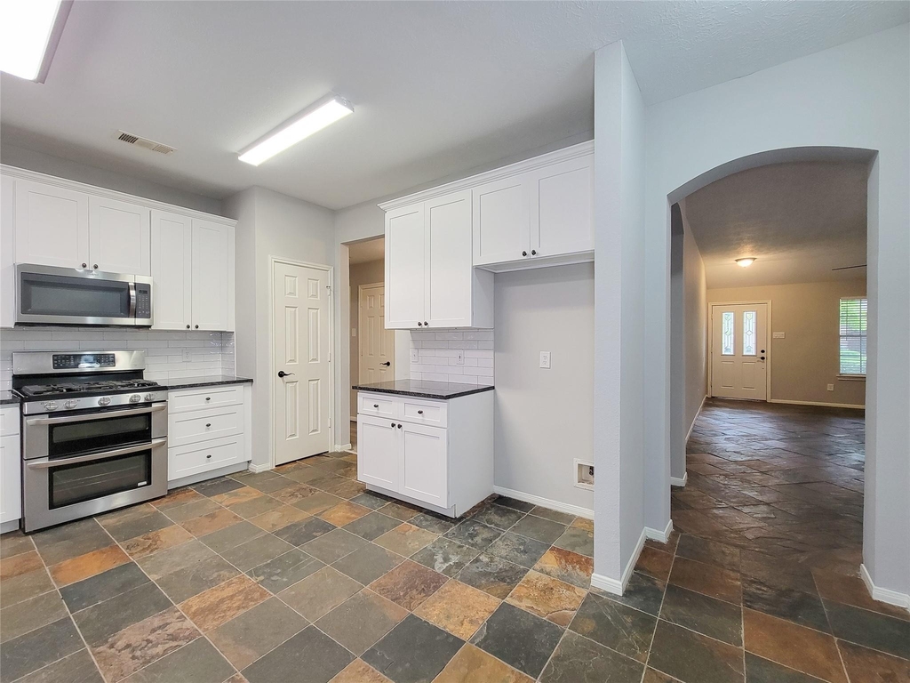 18214 Arbormont Drive - Photo 4
